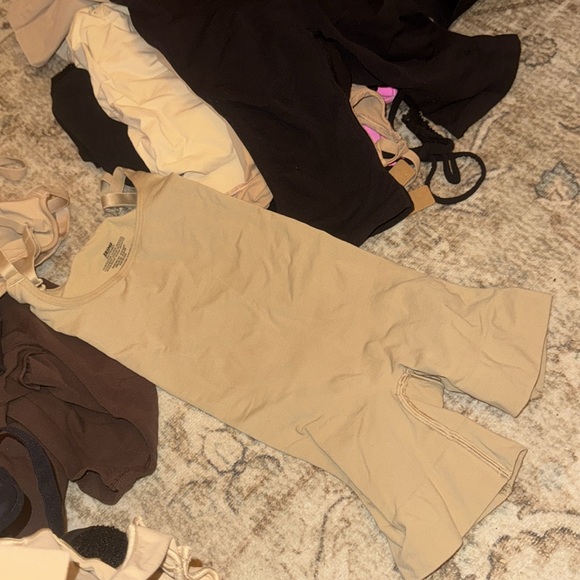 skims seamless sculpt OPEN BUST SHORTIE BODYSUIT - Picture 11 of 11